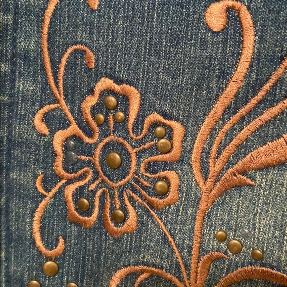 Stunning embroidered denim jacket - Picture 9 of 9